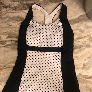 Size 2 Lulu Top Black and White with Built-in Bra